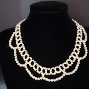 Vintage Avon pearlized lace collar